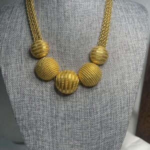 Elegant Gold Beaded Necklace